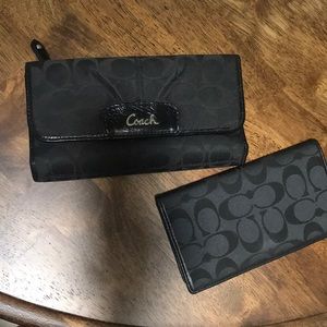 Coach // Wallet & Checkbook Case